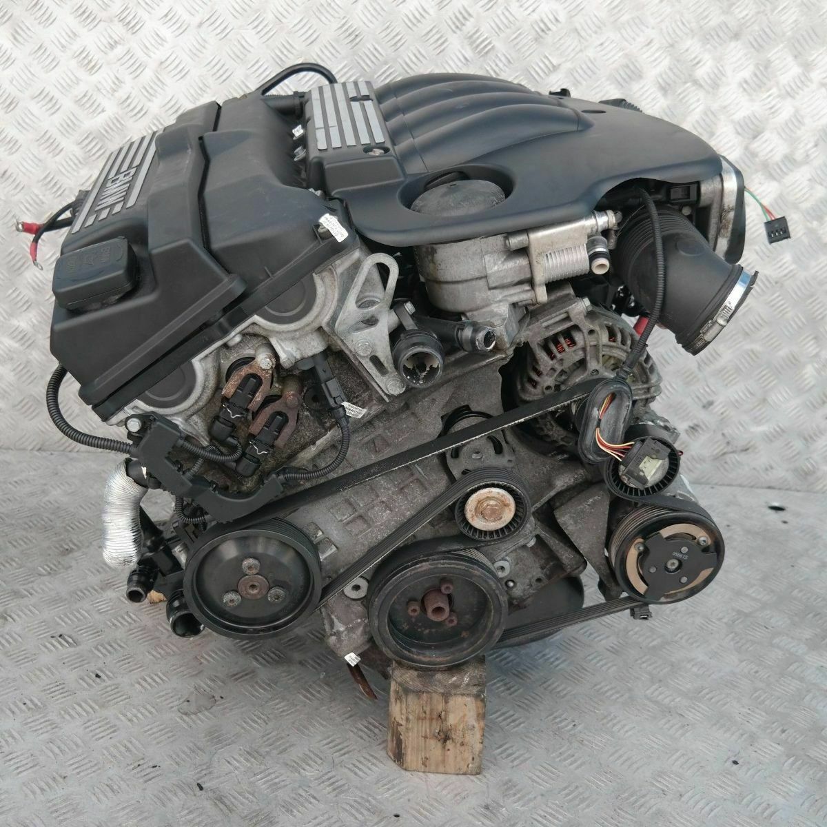 BMW 1 3 E87 E90 E91 120i 320i 150PS kompletter Motor N46B20B 96 000 km GARANTIE