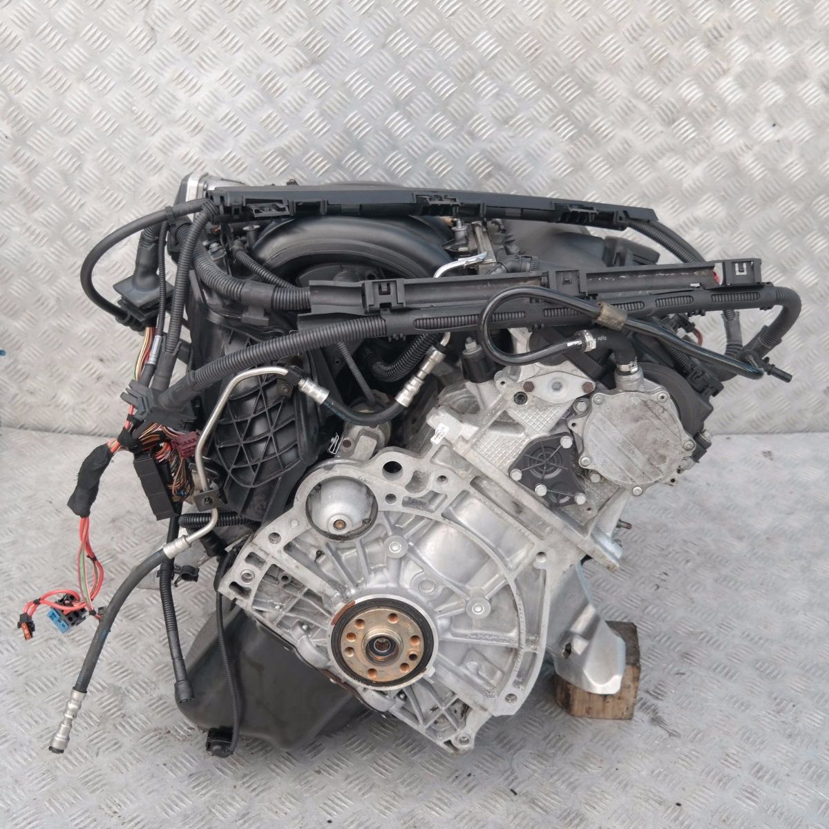 BMW 1 3 E87 E90 E91 120i 320i kompletter Motor neue Steuerkette N46B20B GARANTIE