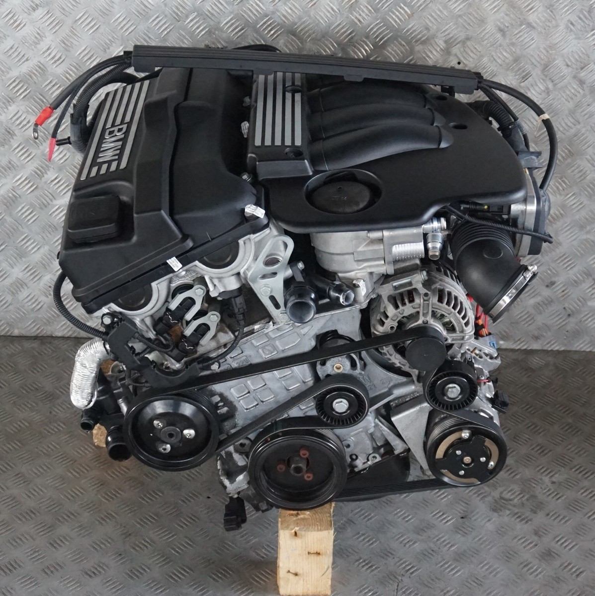 BMW 1 3 E87 E90 E91 120i 320i 150PS Kompletter Motor N46B20B 48 000 km GARANTIE