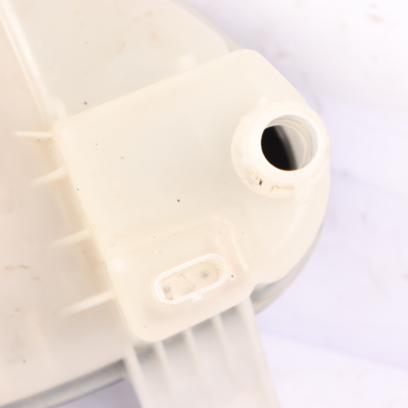 Mercedes W447 Expansion Tank Kühl Mittel Reservoir Flasche A4475000049