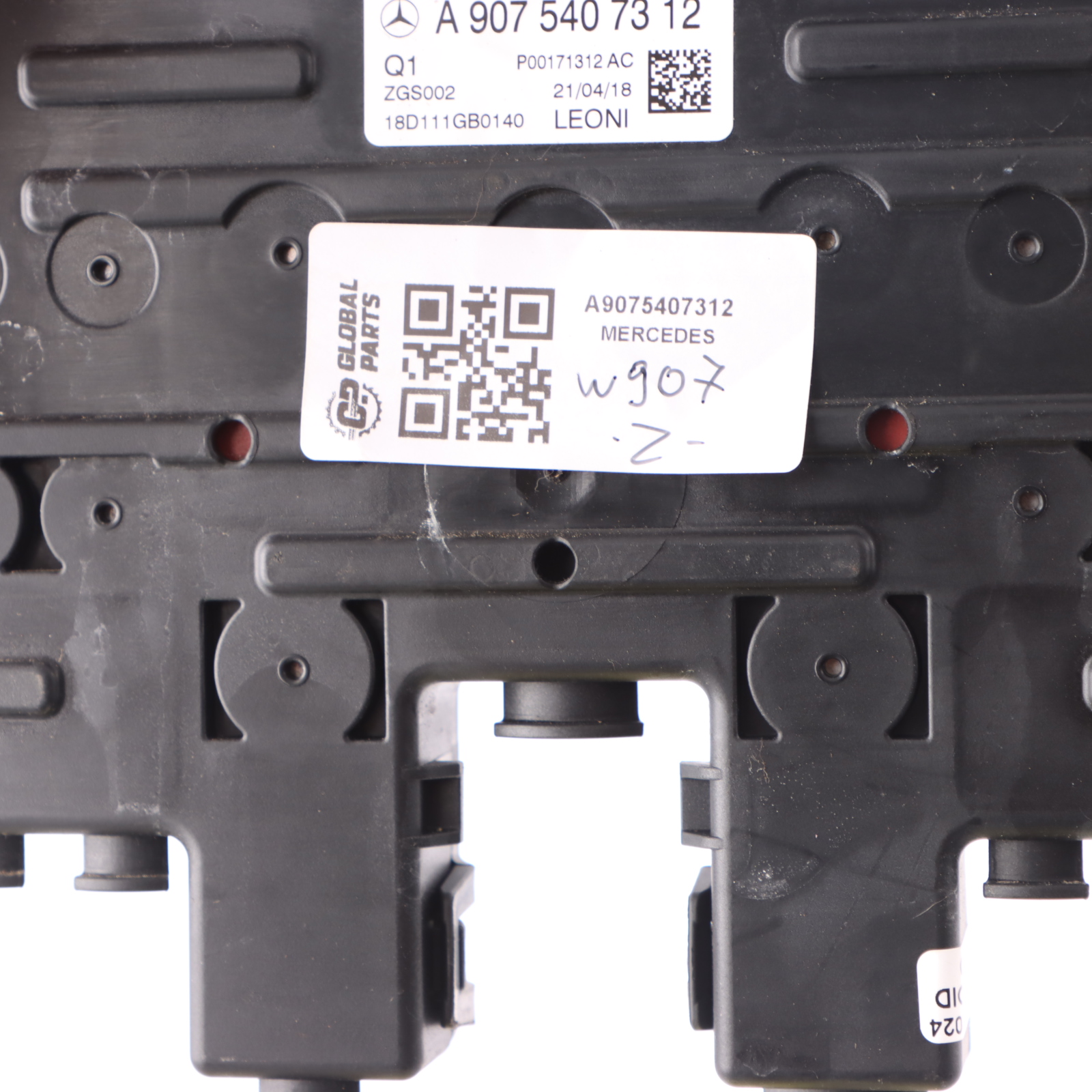 Mercedes W907 Batterie Sicherungskasten positive Verteilerklemme A2479061803