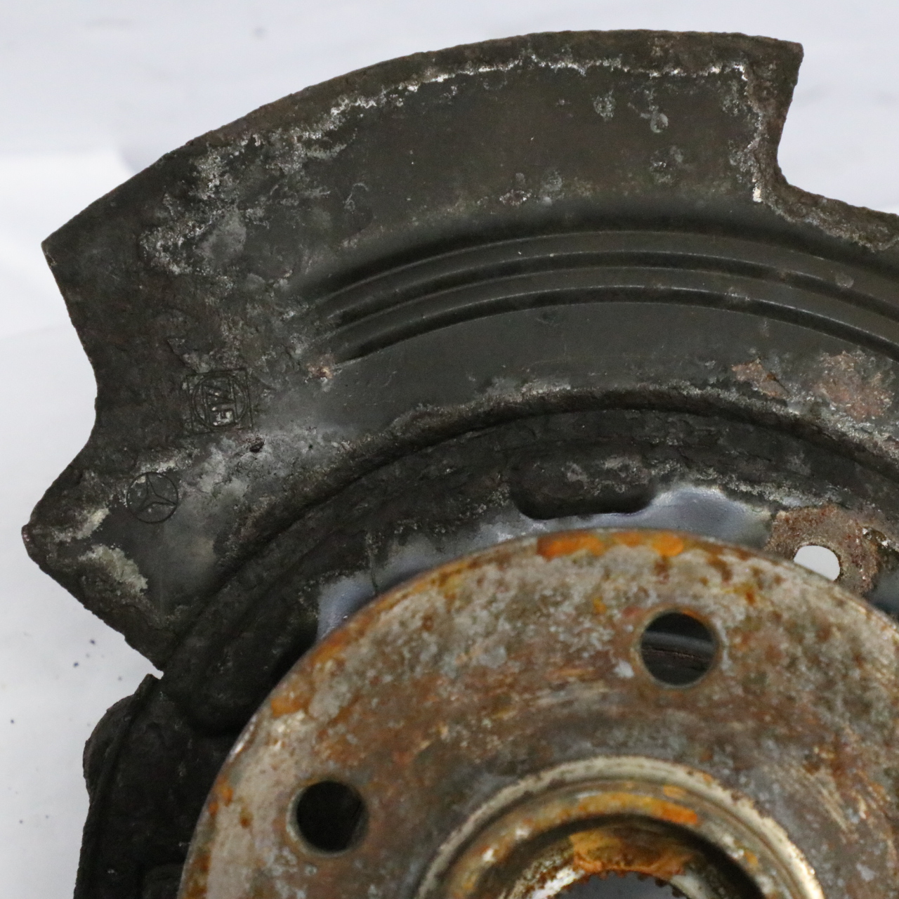 Mercedes ML W163 Hinten Links Aufhängung Bremse Radnabe Knöchel A1633500508