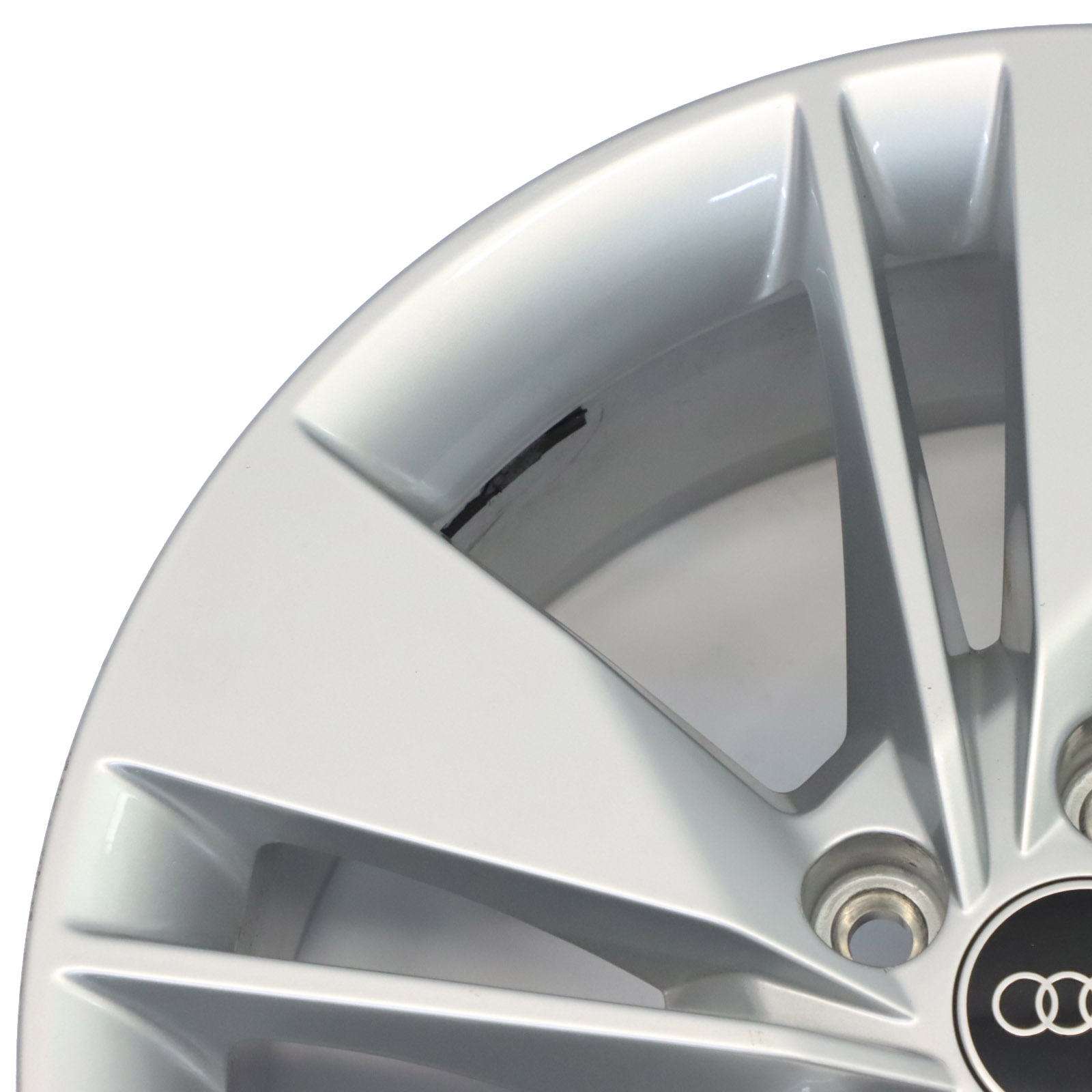 Audi Q2 GA Silberne Leicht Metall Felge 18" ET:45 7J 81A601025AL