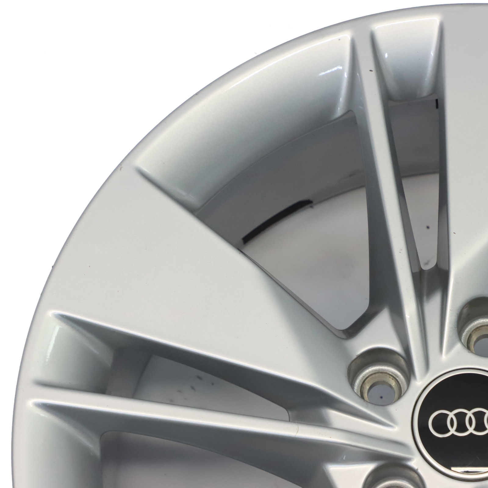 Audi Q2 GA Silberne Leicht Metall Felge 18" ET:45 7J 81A601025AL