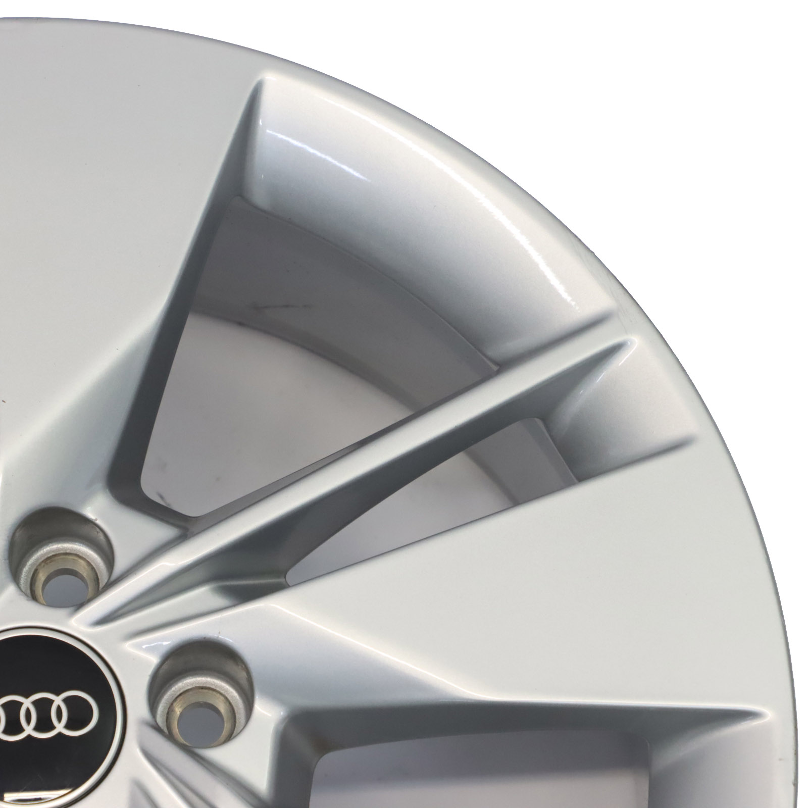 Audi Q2 GA Silberne Leicht Metall Felge 18" ET:45 7J 81A601025AL