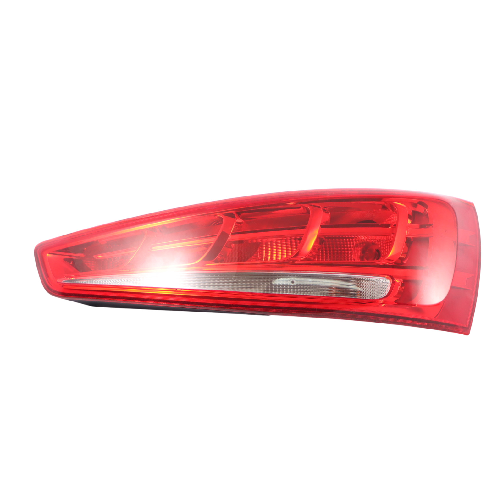 Audi Q3 8U Koffer Raum Hinten Rechts Heck Klappen Leuchte LED 8U0945094