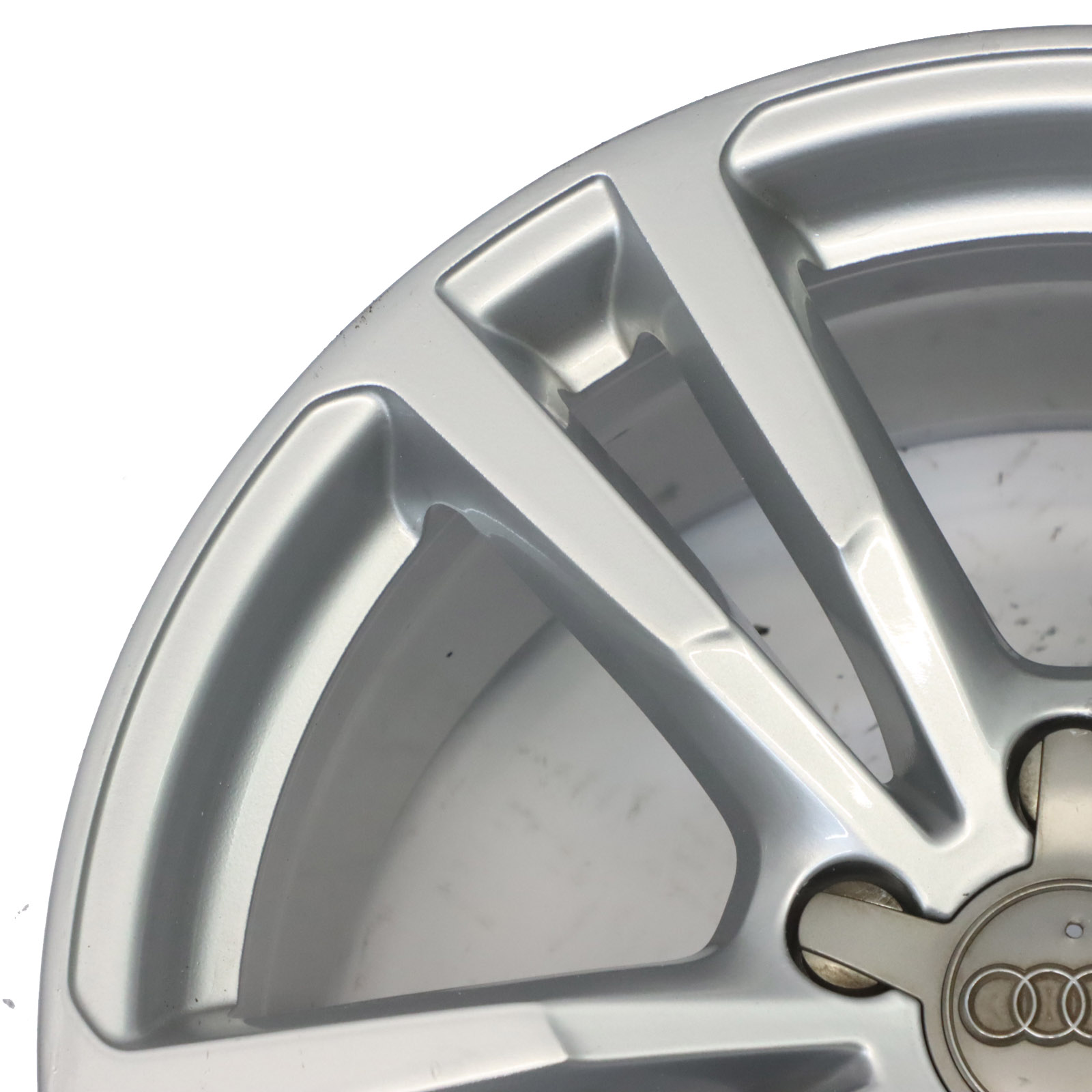 Audi A3 8V Silberne Leicht Metall Felge 18" 8J ET46 Sternspeiche 8V0601025BC