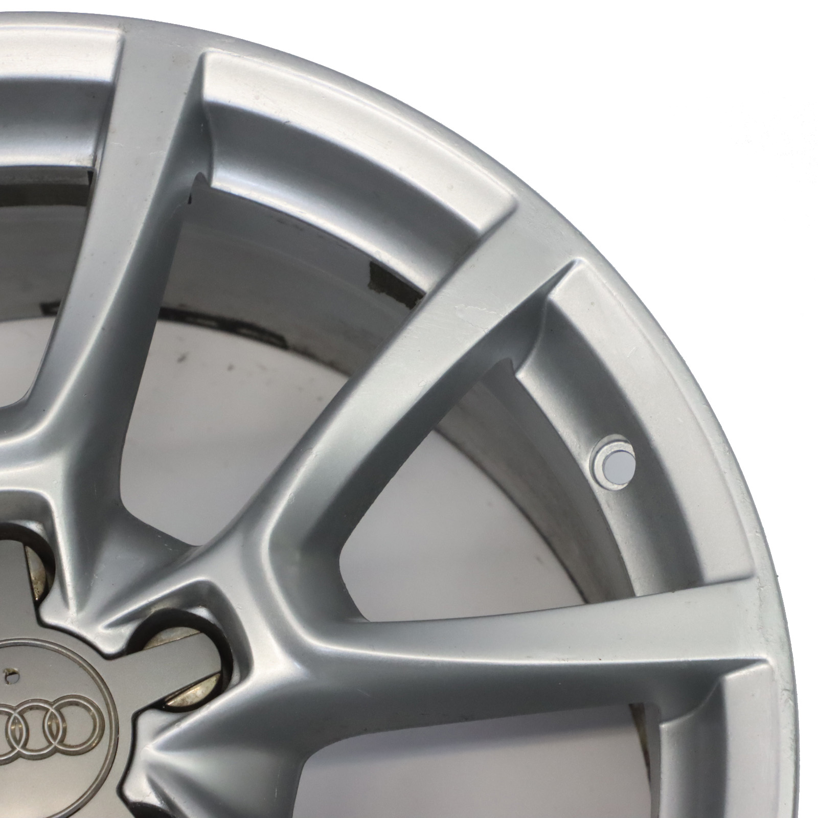 Audi Q5 8R Silberne Leichtmetallfelge 18" 8J ET:39 Doppelspeiche 8R0601025C