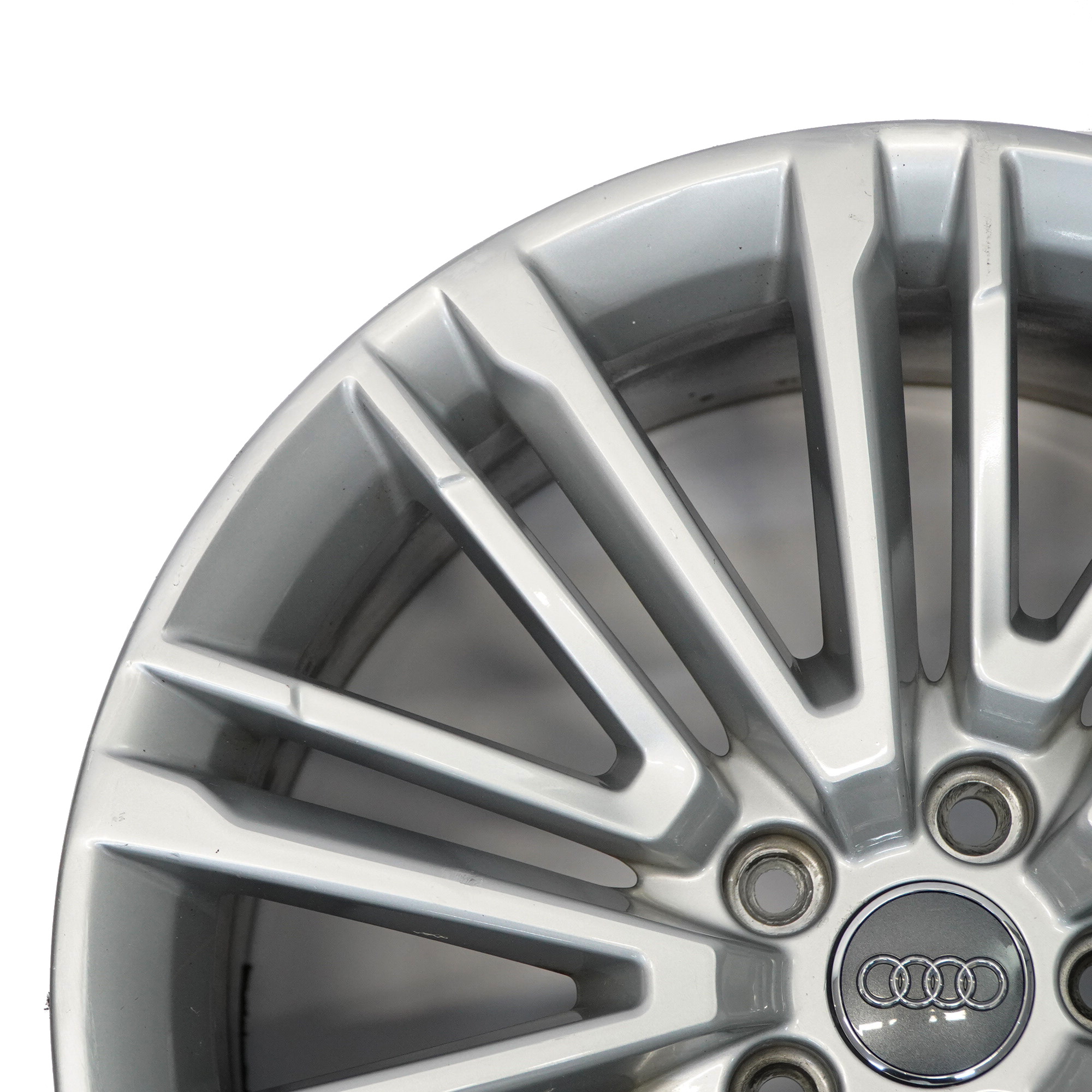 Audi A4 8W B9 Silber Felge Leichtmetallfelge Alufelge 19" 8,5J ET:40 8W0601025BE