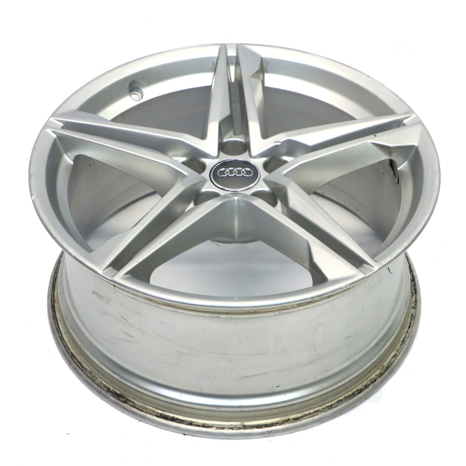 Audi A4 B9 Silberne Leichtmetallfelge 18" 8J ET:40 Doppelsternspeiche 8W0601025R