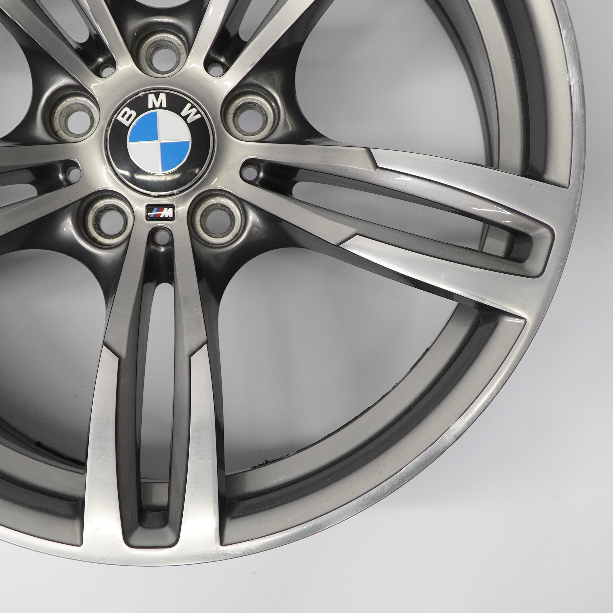 BMW F80 M3 F82 M4 Hinten Eisen Grau Felge M Doppelspeiche 437M 19" 10J