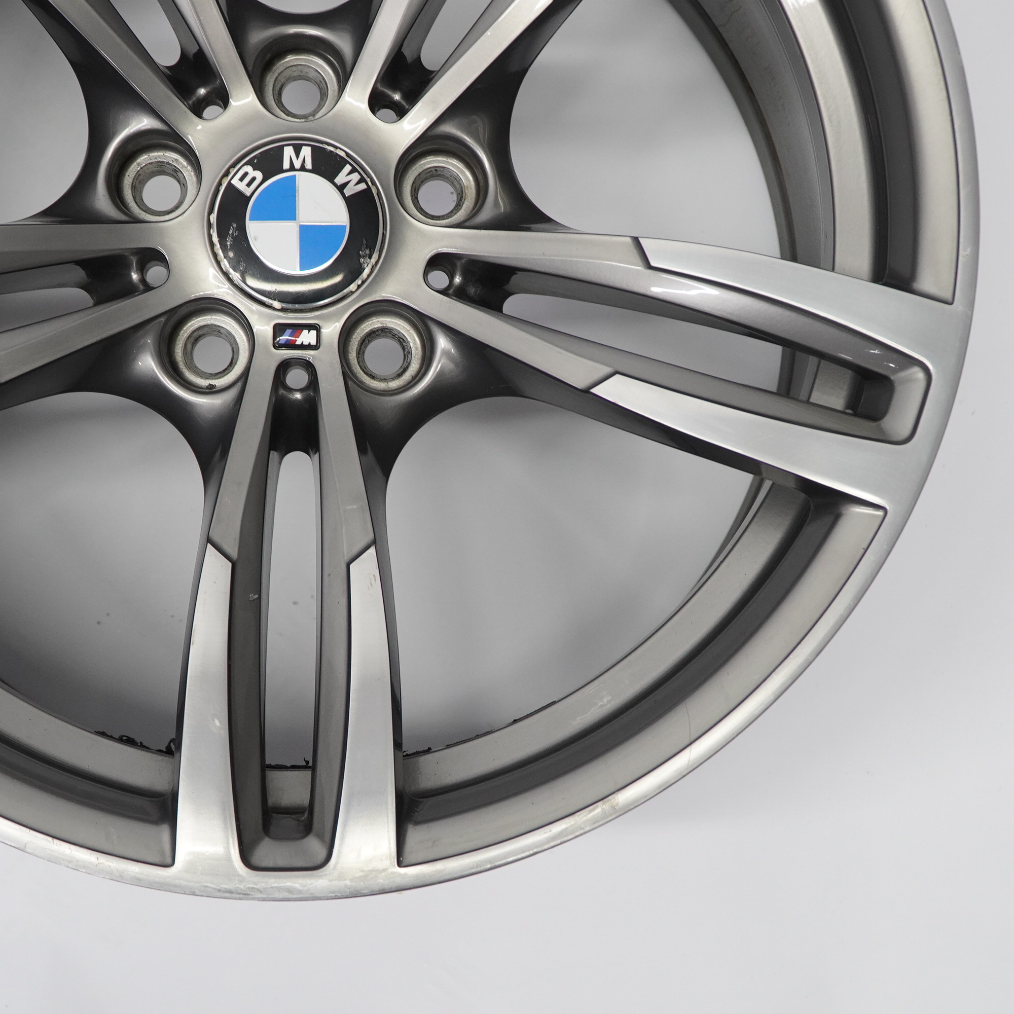 BMW F80 M3 F82 M4 Hinten Eisen Grau Felge M Doppelspeiche 437M 19" 10J