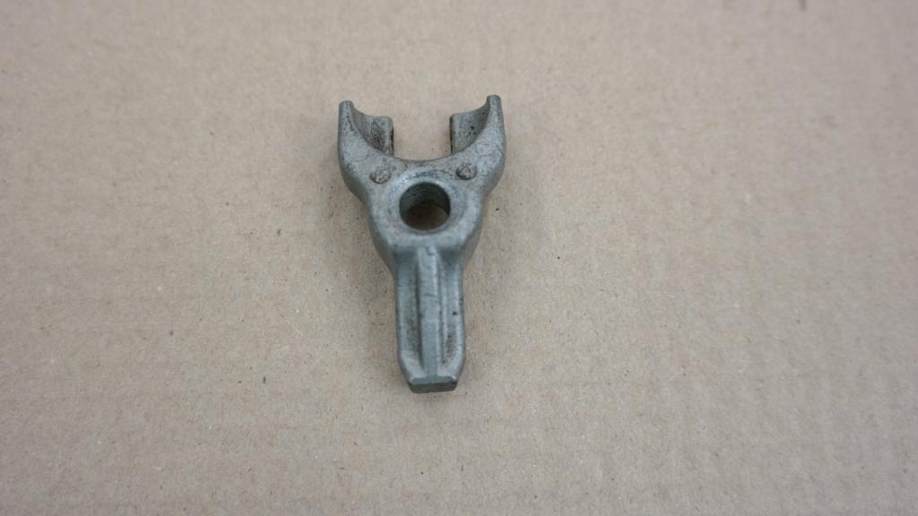 BMW E81 E87 LCI E90 E91 120d 320d N47 Bracket Holder Clamping Jaw Fuel Injector