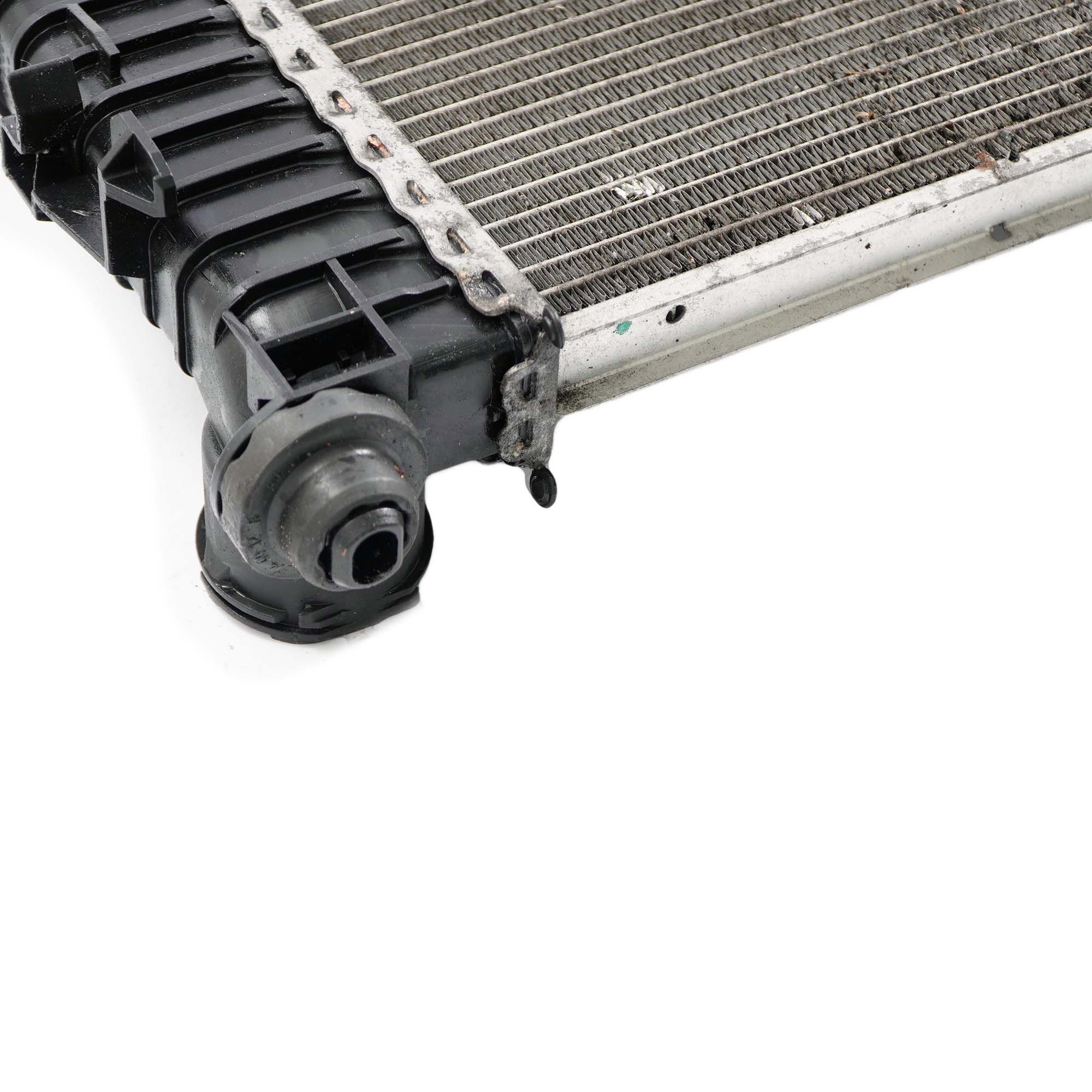 Mercedes-Benz C-Klasse W203 Motorkühlung Kühler Radiator Benzin A2035000503