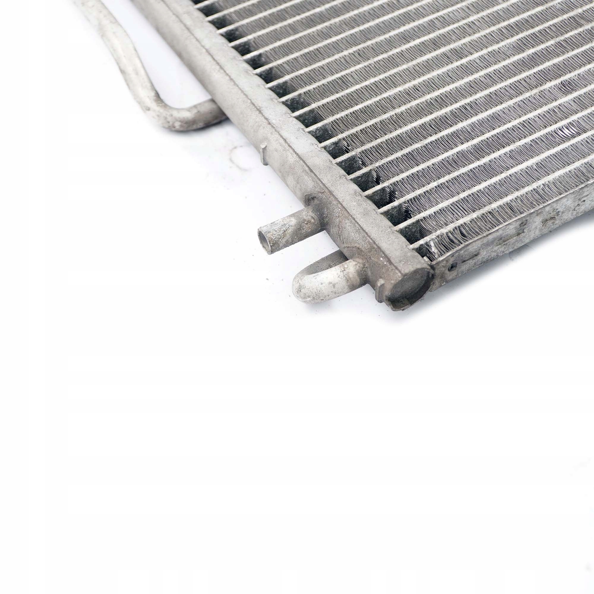 Mercedes-Benz C-Klasse W203 Motorkühlung Kühler Radiator Benzin A2035000503