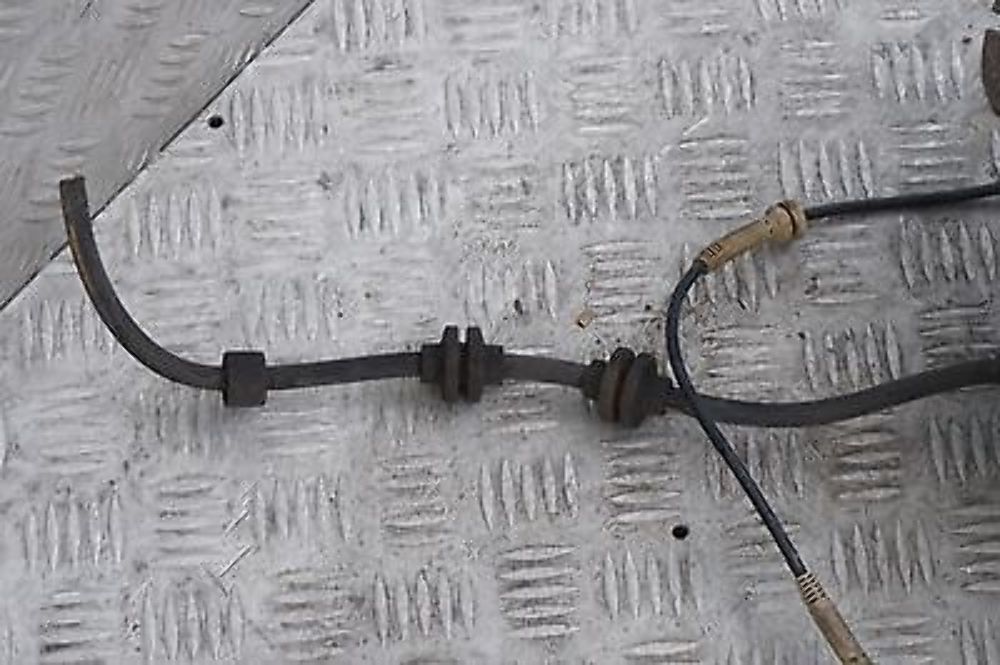 BMW 3 E90 325i N52 218PS Set Bremsscheibe Bremssattelgehäuse rechts vorne