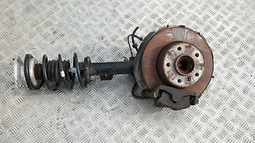 BMW 1 Series 4 E87N LCi 116i Front Right O/S Spring Strut Brake Suspension Axle