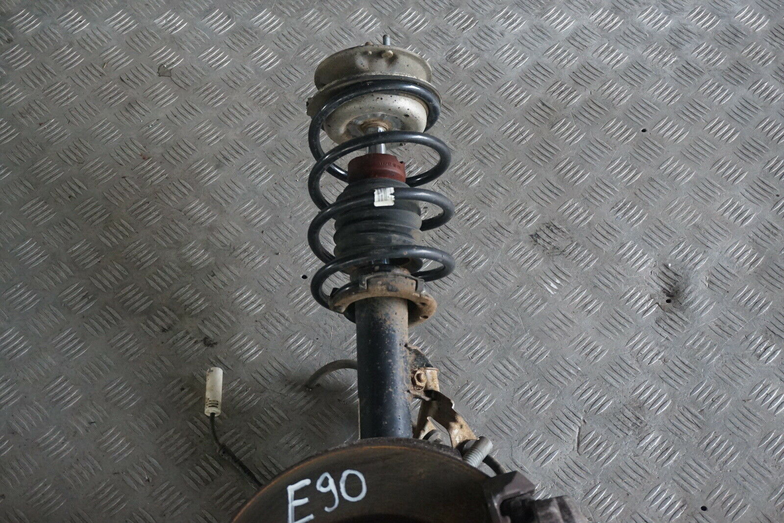 BMW 3 er E90 325d M57N2 197PS Set Stoßdämpfer Federbein vorne links