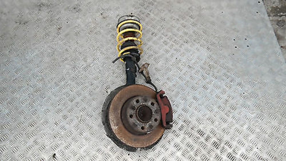 BMW 1 Series E87N 116i Front Left N/S spring strut brake suspension leg hub axle