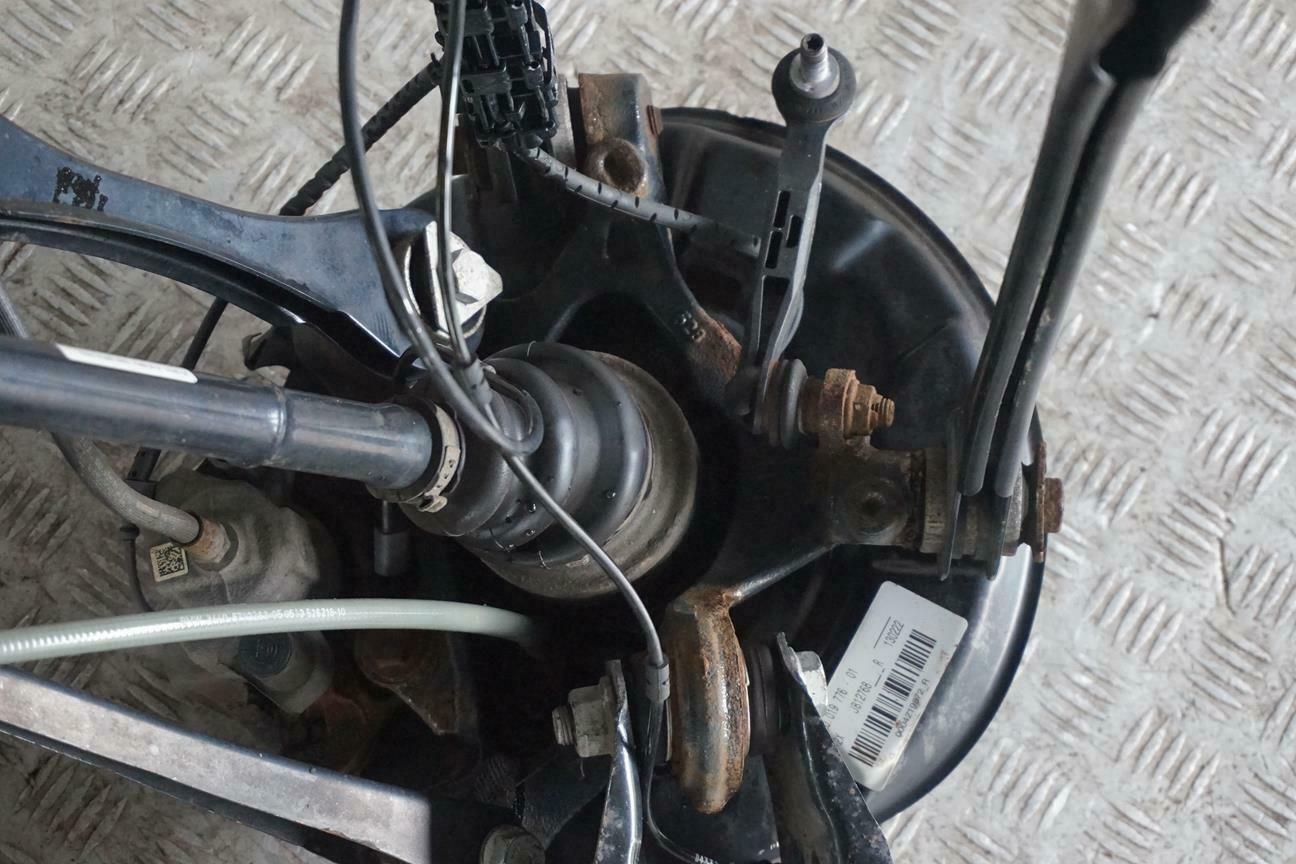 BMW 1 Reihe F21 116d N47N Schwenklager Radträger Bremssattel Hinten Rechts