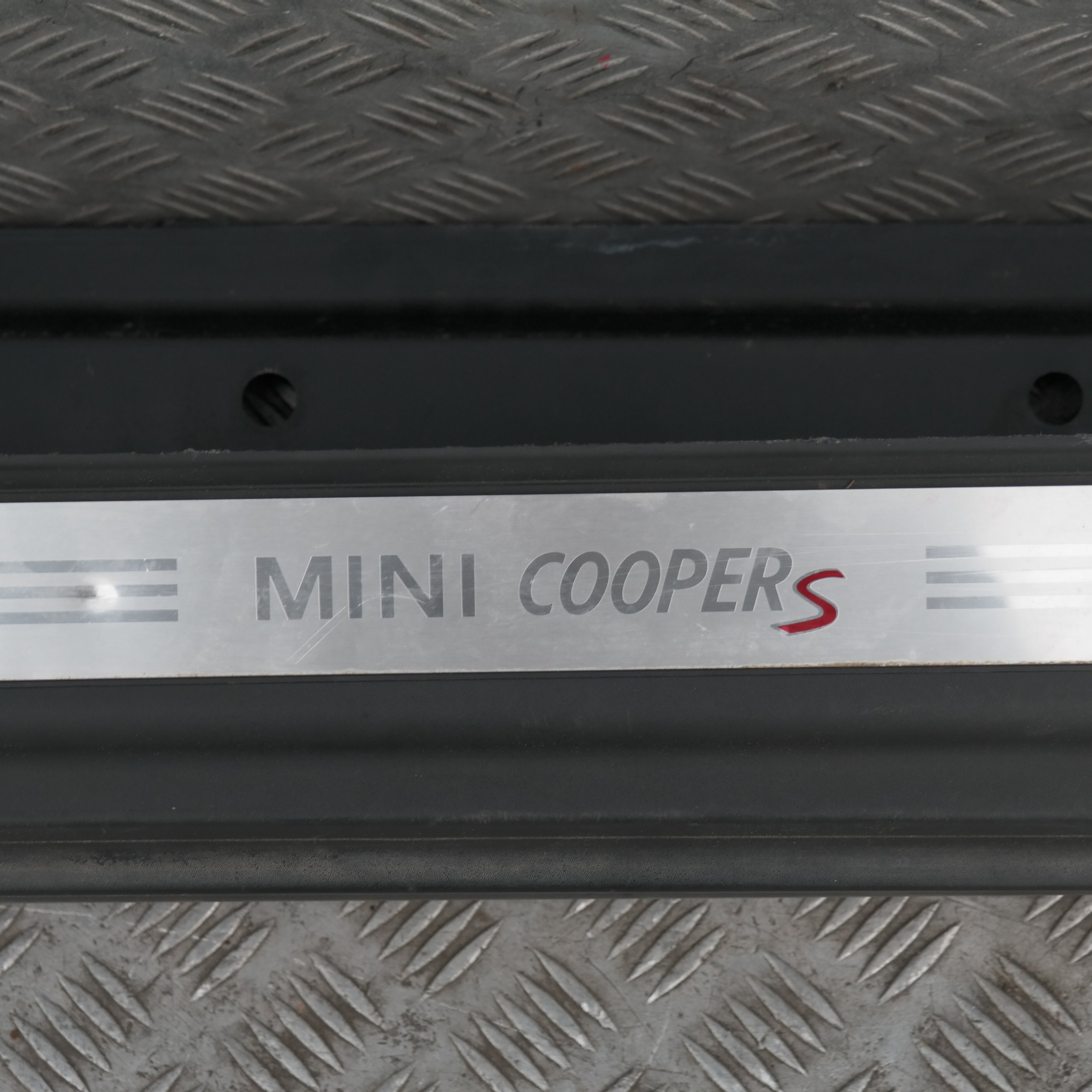 BMW Mini Cooper R56 R57 R58 R59 Right Door Sill Cover Side Skirt O/S 7147916