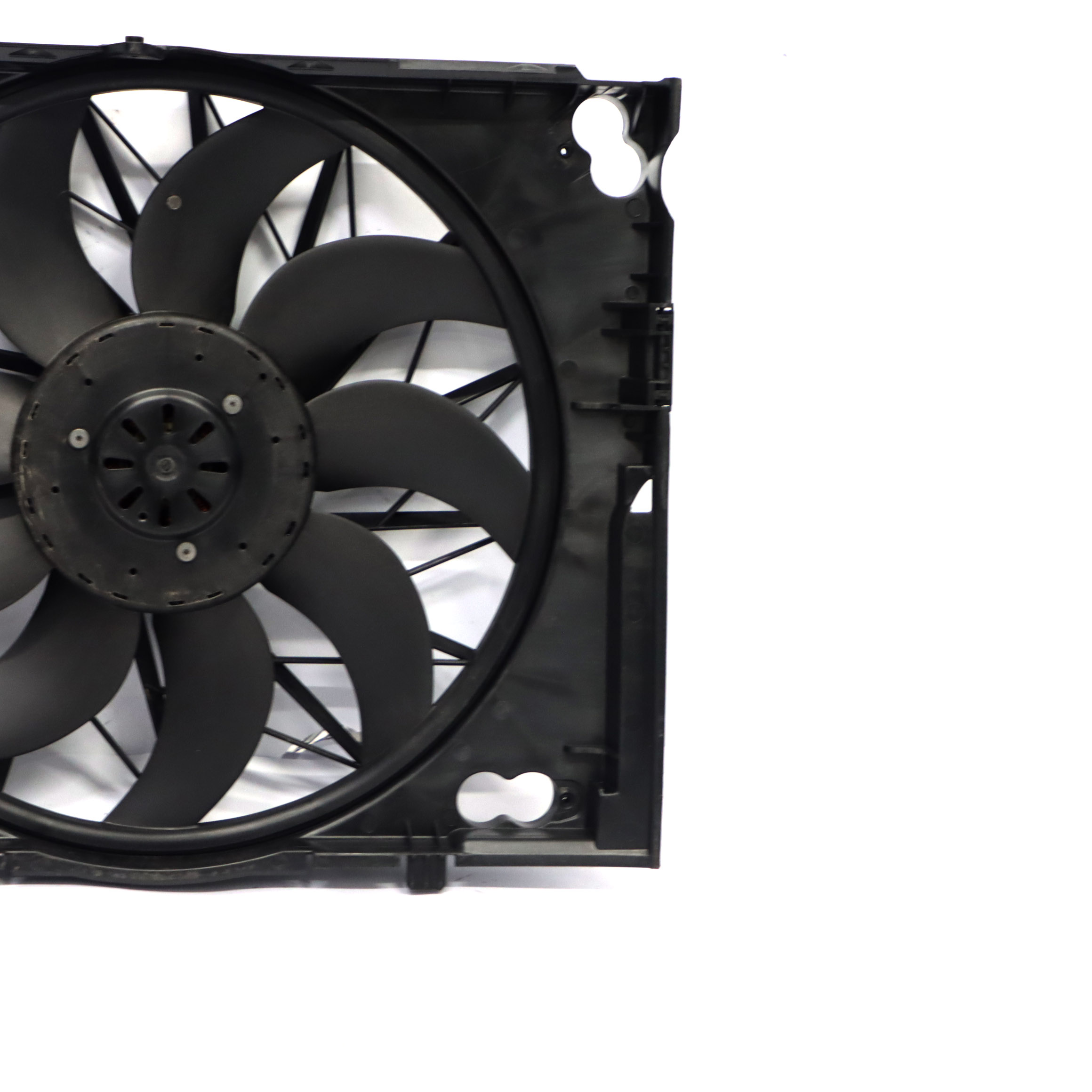 Radiator Fan BMW E60 E63 540i 550i 650i N62N Engine Radiator Fan Housing 600W