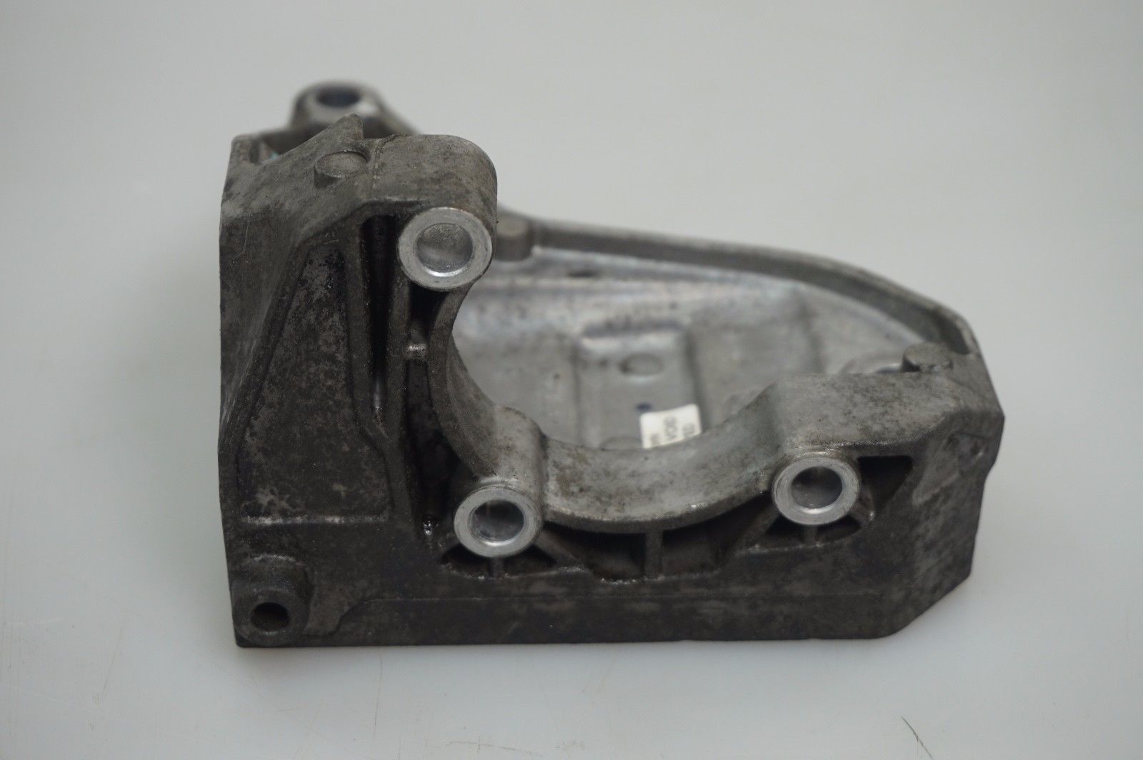 BMW 1 3 Reihe e87 e90 e91 e92 e93 Halter Lenkhilfepumpe 7794455 32427794455