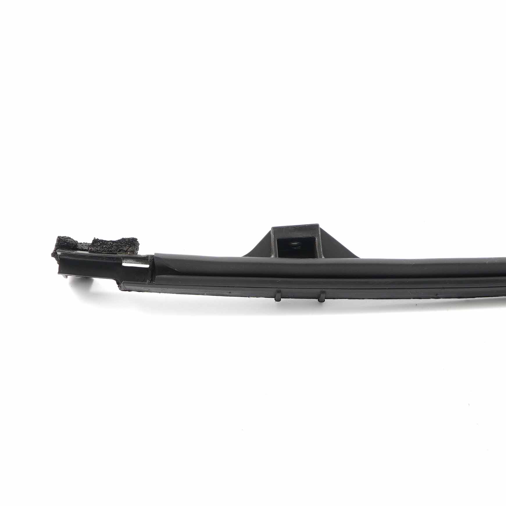 Kia Ceed I ED Window Trim Cover Rear Door Right O/S Guide Channel 835451H000