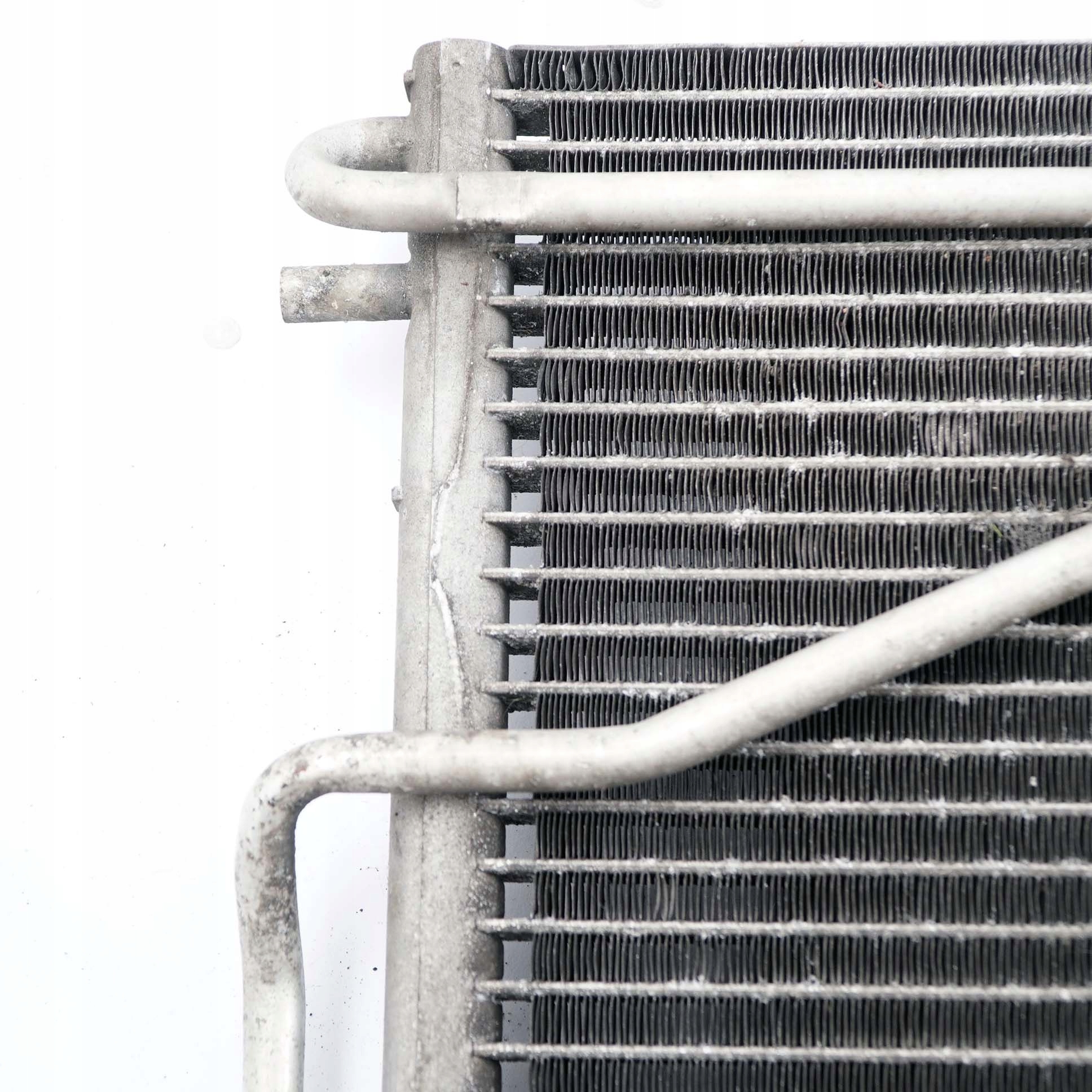 Mercedes-Benz C-Klasse W203 Motorkühlung Kühler Radiator Benzin A2035000503