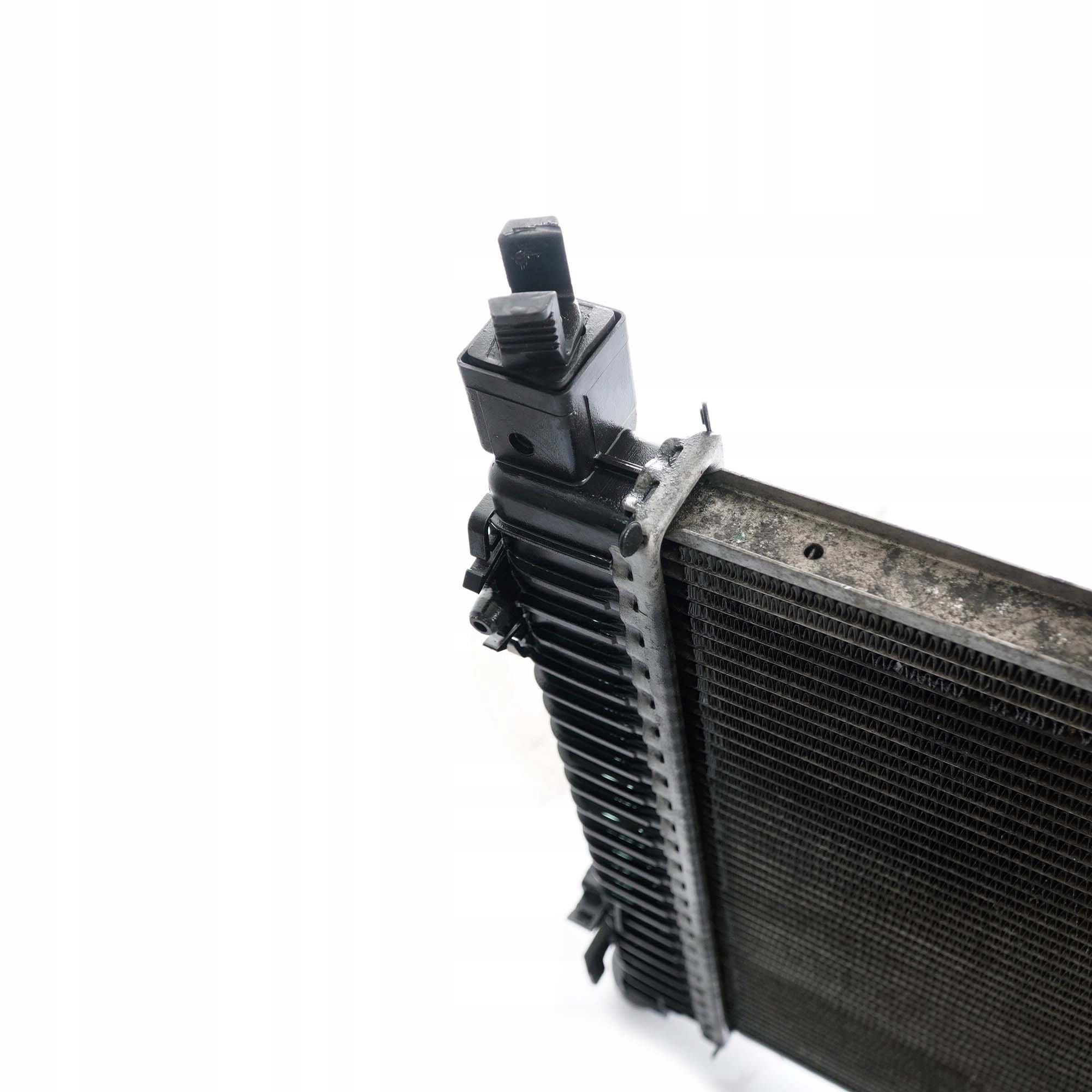 Mercedes-Benz C-Klasse W203 Motorkühlung Kühler Radiator Benzin A2035000503