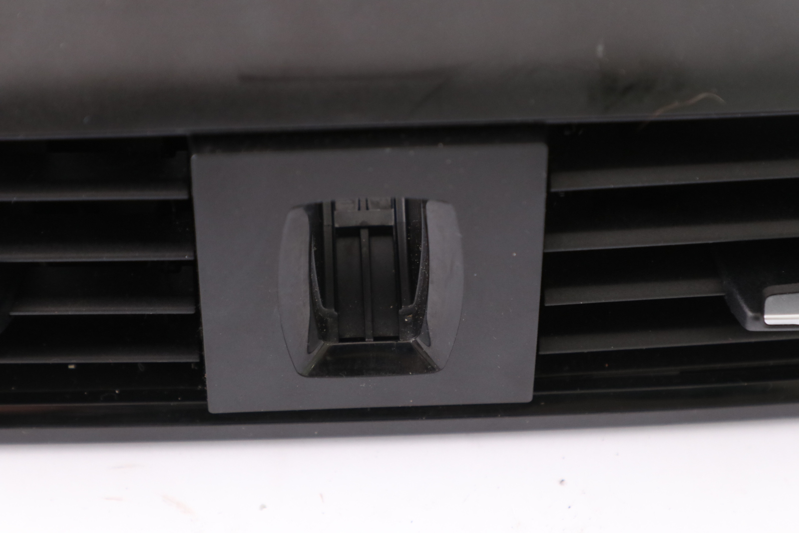 BMW 1 er F20 F20 LCI Frischluftgrill Mitte Schwarz 9205357