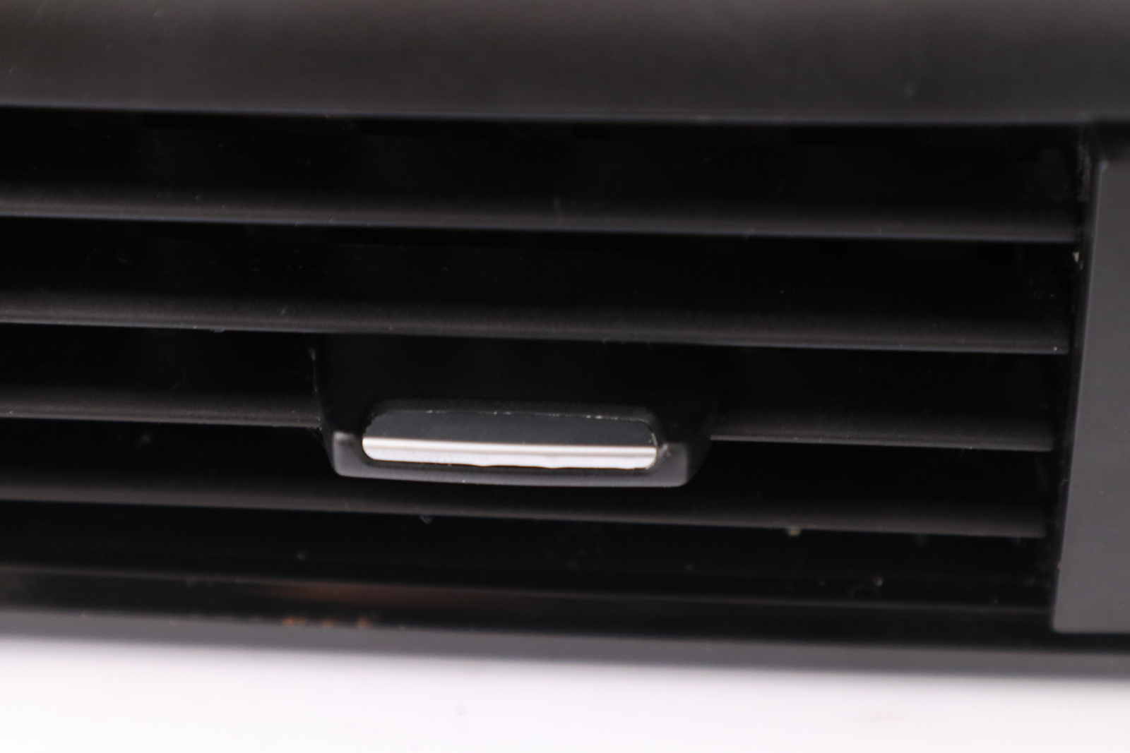 BMW 1 er F20 F20 LCI Frischluftgrill Mitte Schwarz 9205357