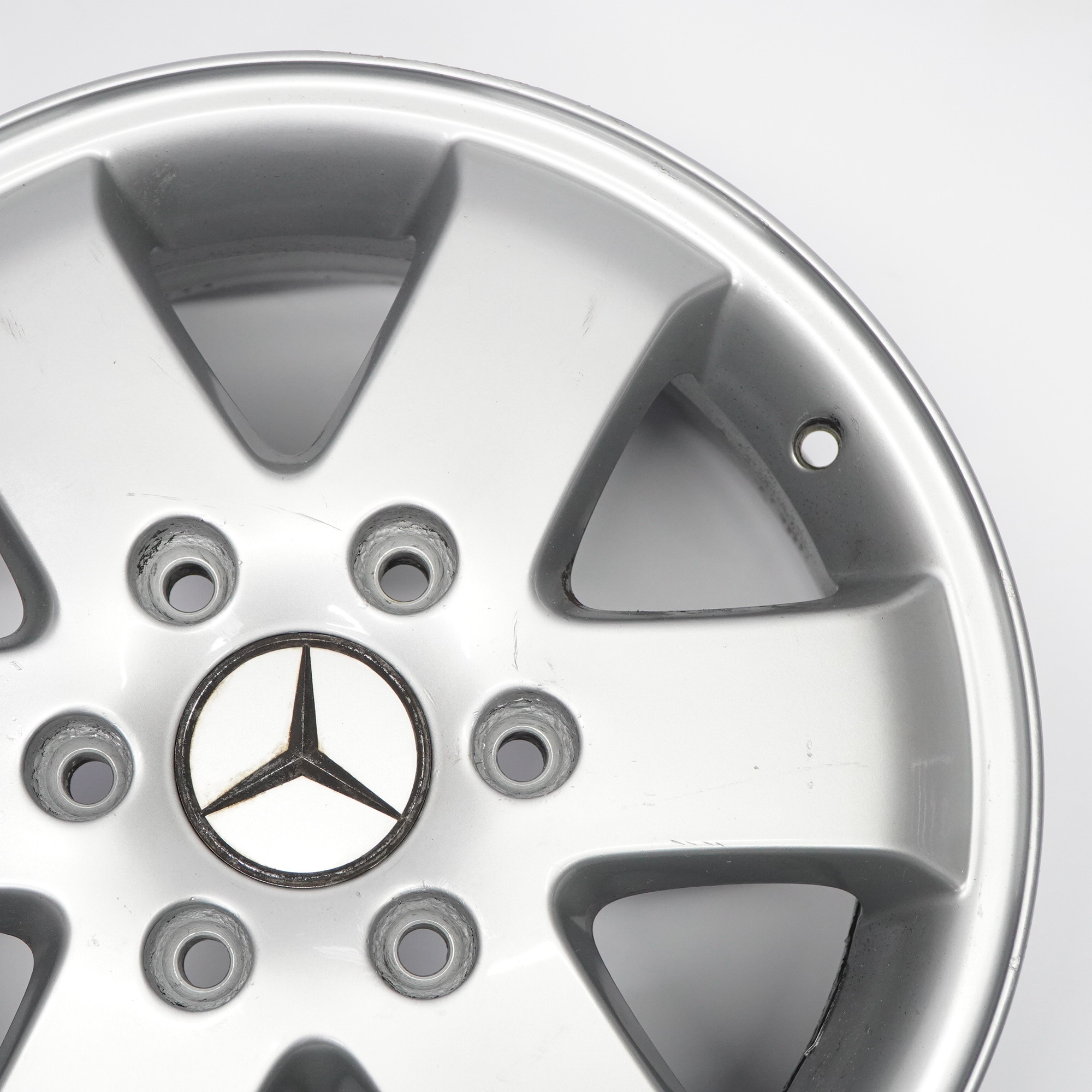 Mercedes W906 W910 Silberne Leichtmetallfelge 16" 6,5J ET:62 A0004017104