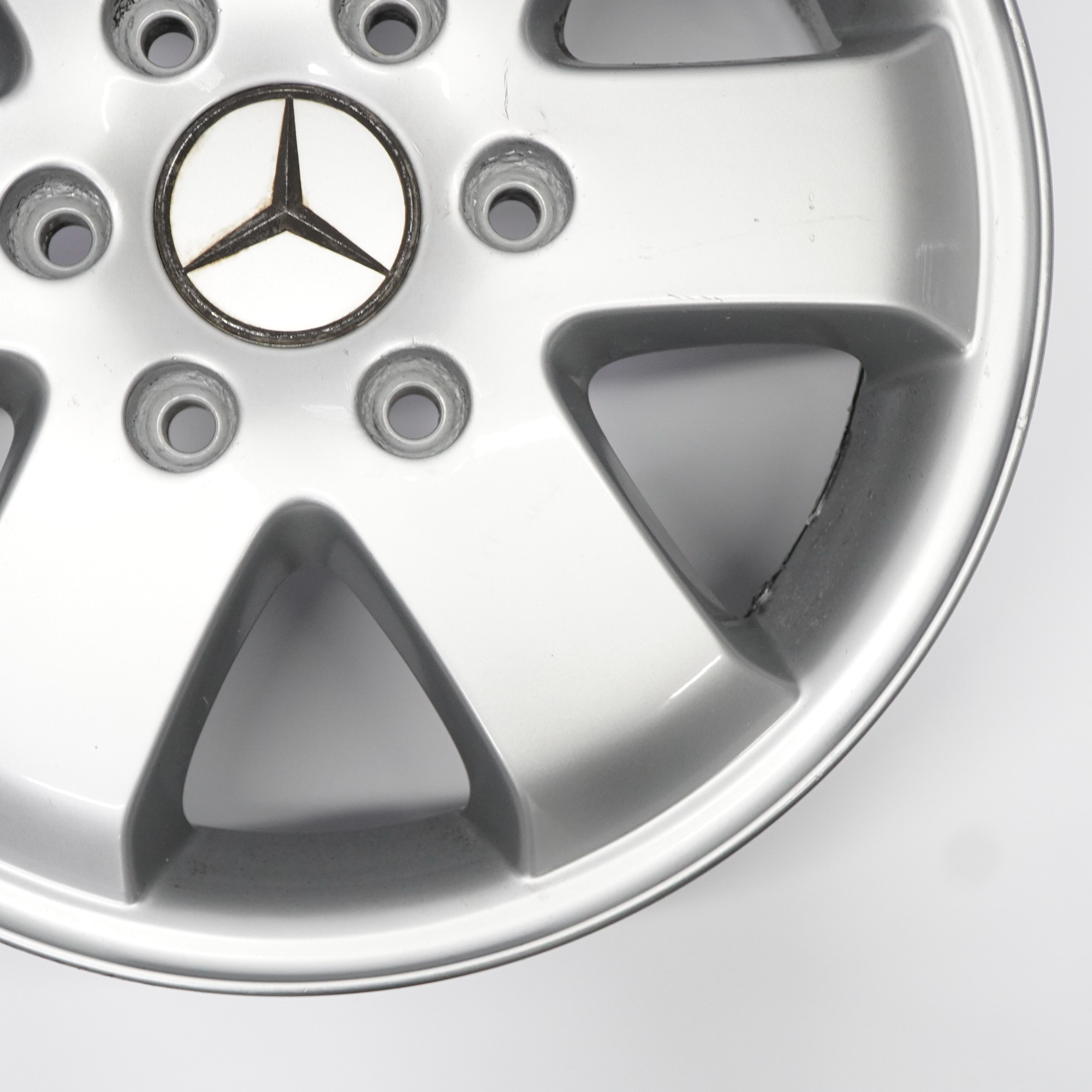 Mercedes W906 W910 Silberne Leichtmetallfelge 16" 6,5J ET:62 A0004017104