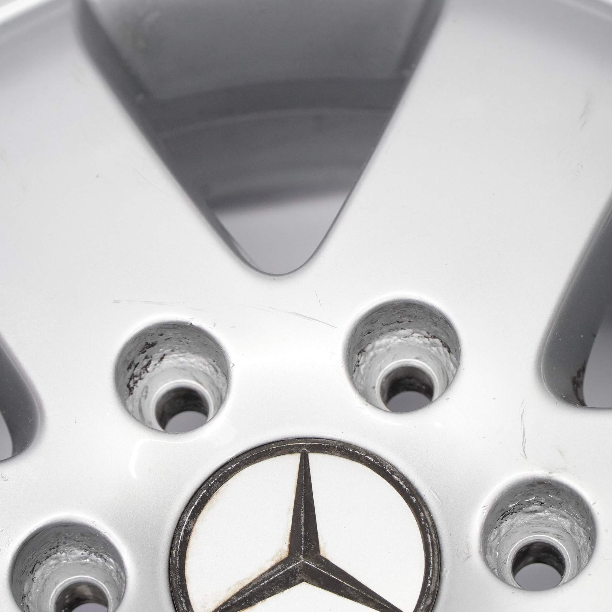 Mercedes W906 W910 Silberne Leichtmetallfelge 16" 6,5J ET:62 A0004017104