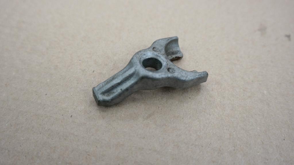 BMW E81 E87 LCI E90 E91 120d 320d N47 Bracket Holder Clamping Jaw Fuel Injector