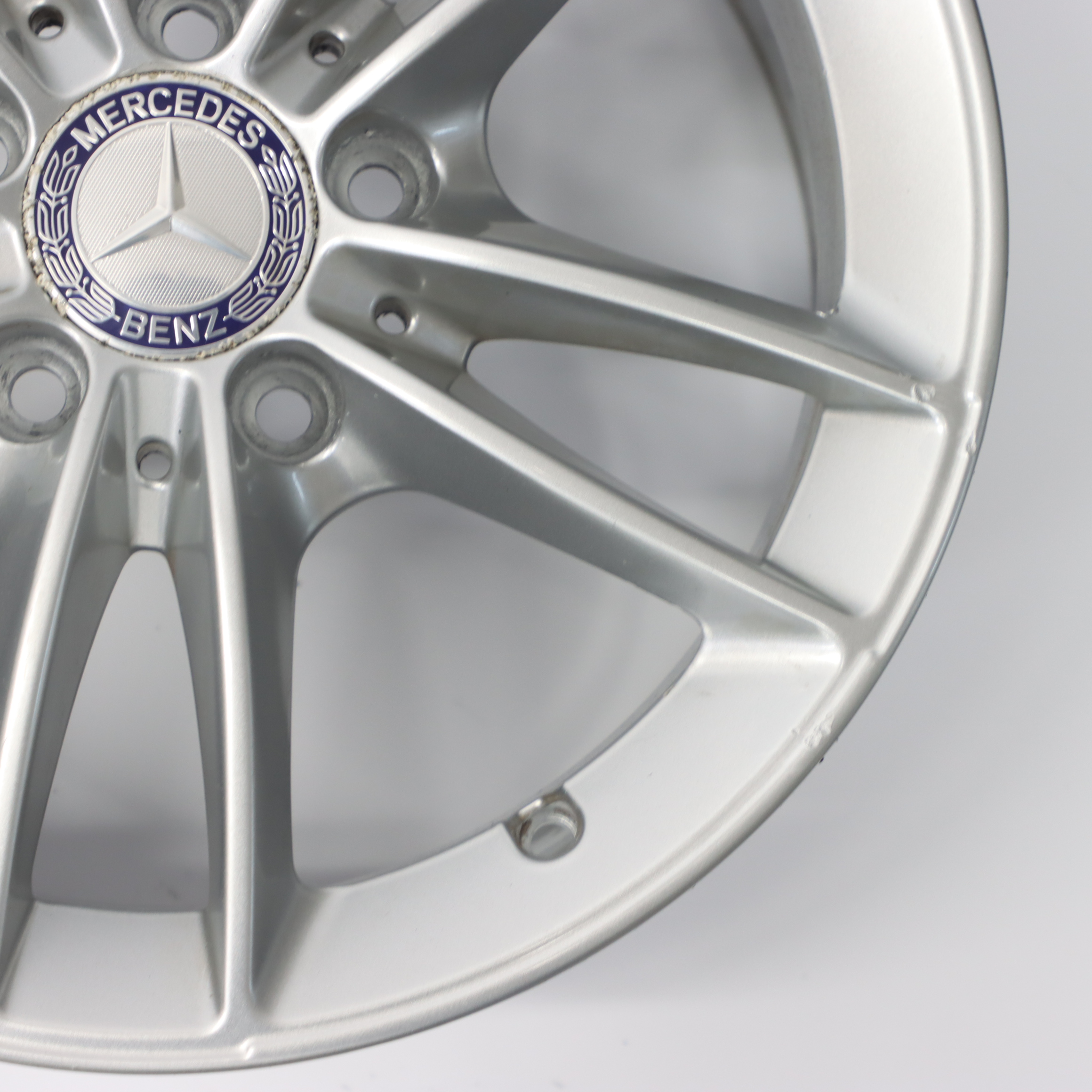 Mercedes C118 W177 W247 Silberne Leicht metall felge 16" ET:44 6,5J A1774010100