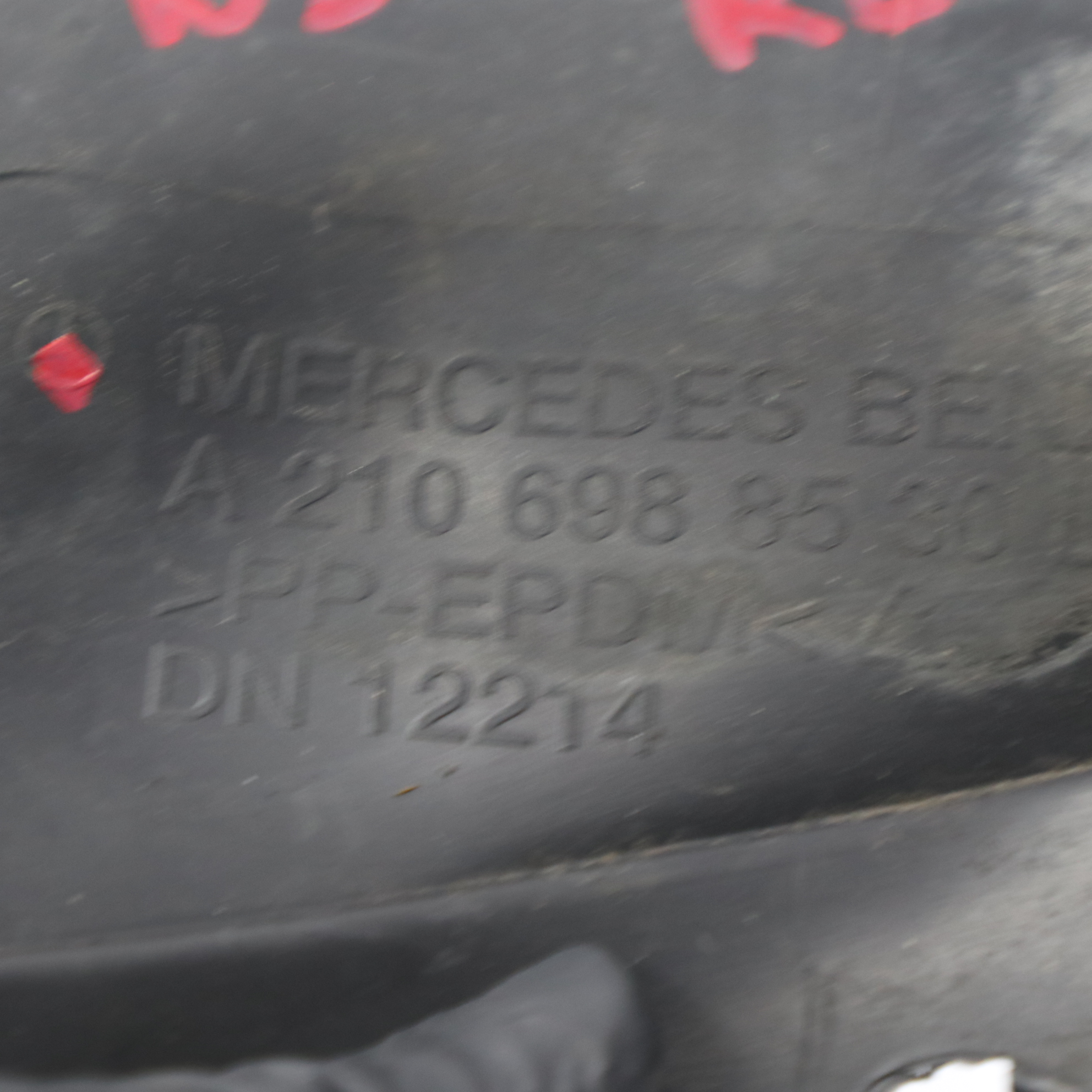 Mercedes W210 Radkasten hinten links Radhausverkleidung Abdeckung A2106988530