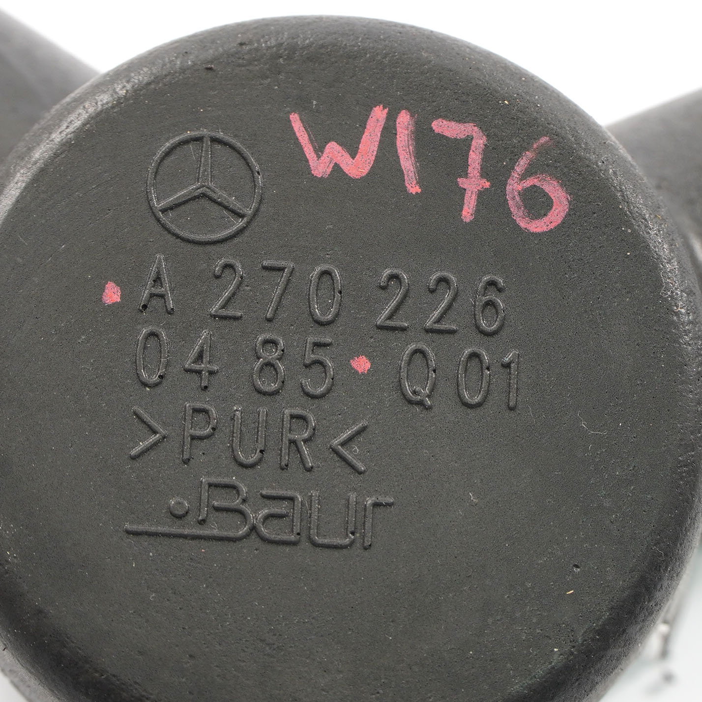 Mercedes W176 W246 M270 Einspritzung Kraftstoffpumpe Abdeckung A2702260485