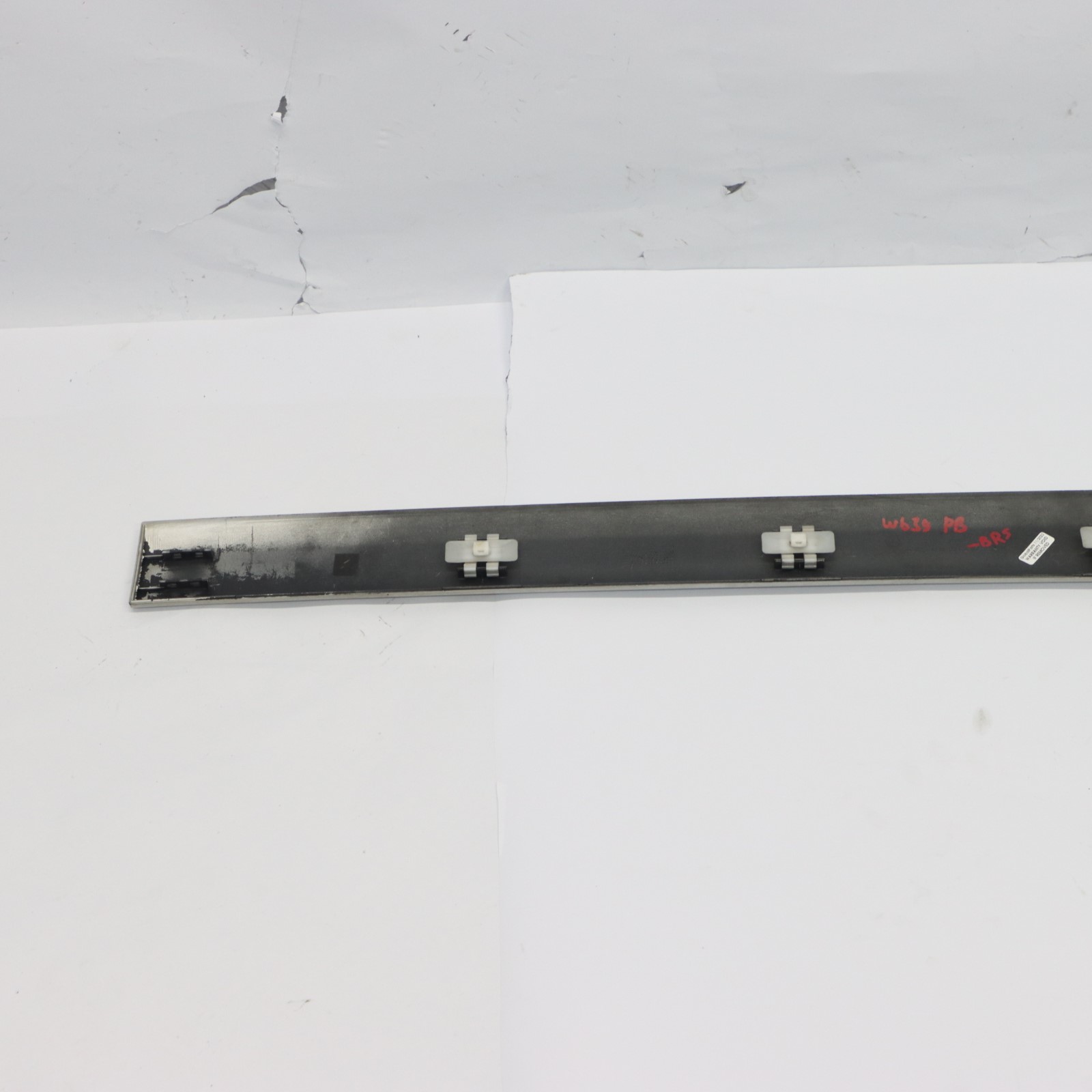 Mercedes W639 Sliding Door Right O/S Moulding Strip Brilliant Silver A6396901362