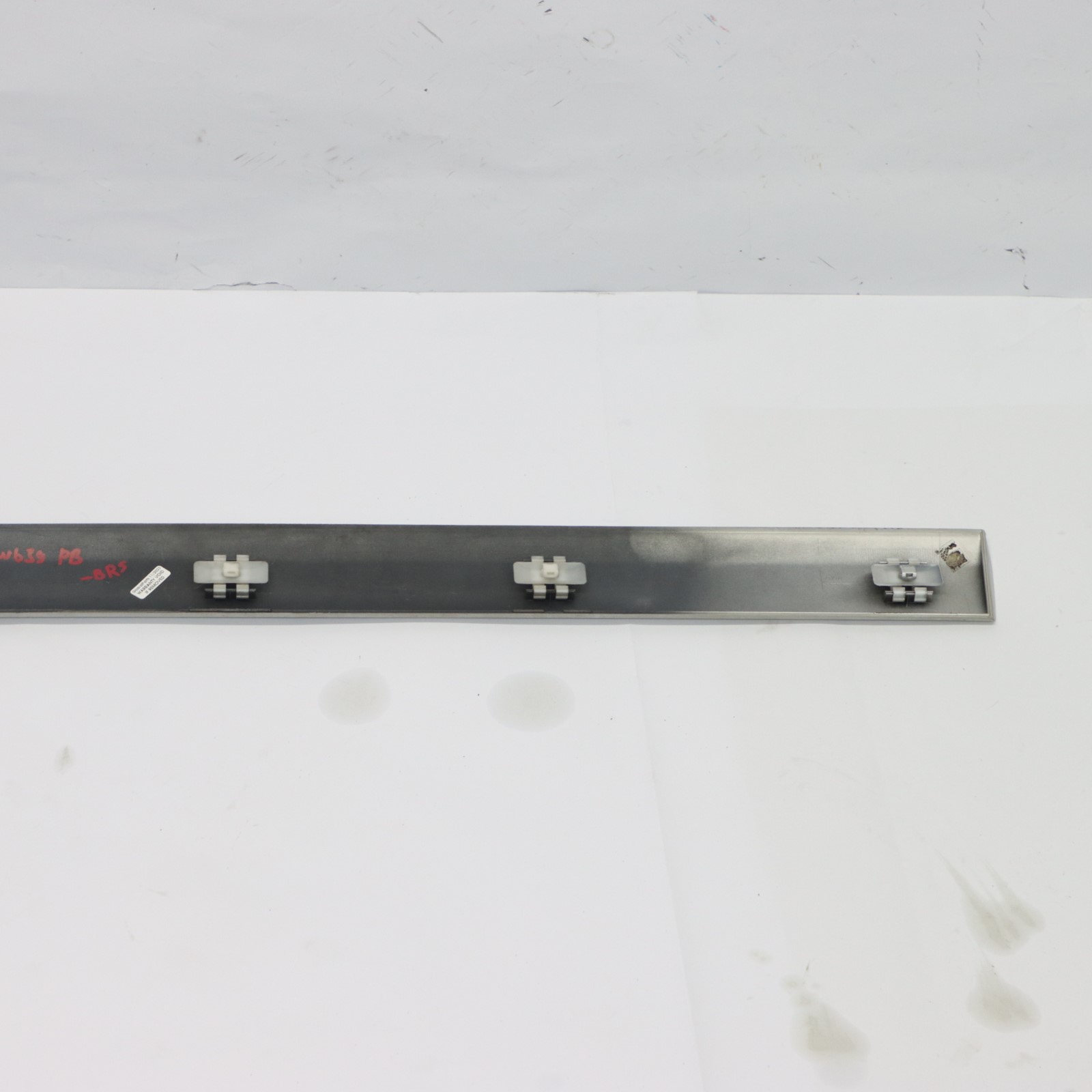 Mercedes W639 Sliding Door Right O/S Moulding Strip Brilliant Silver A6396901362