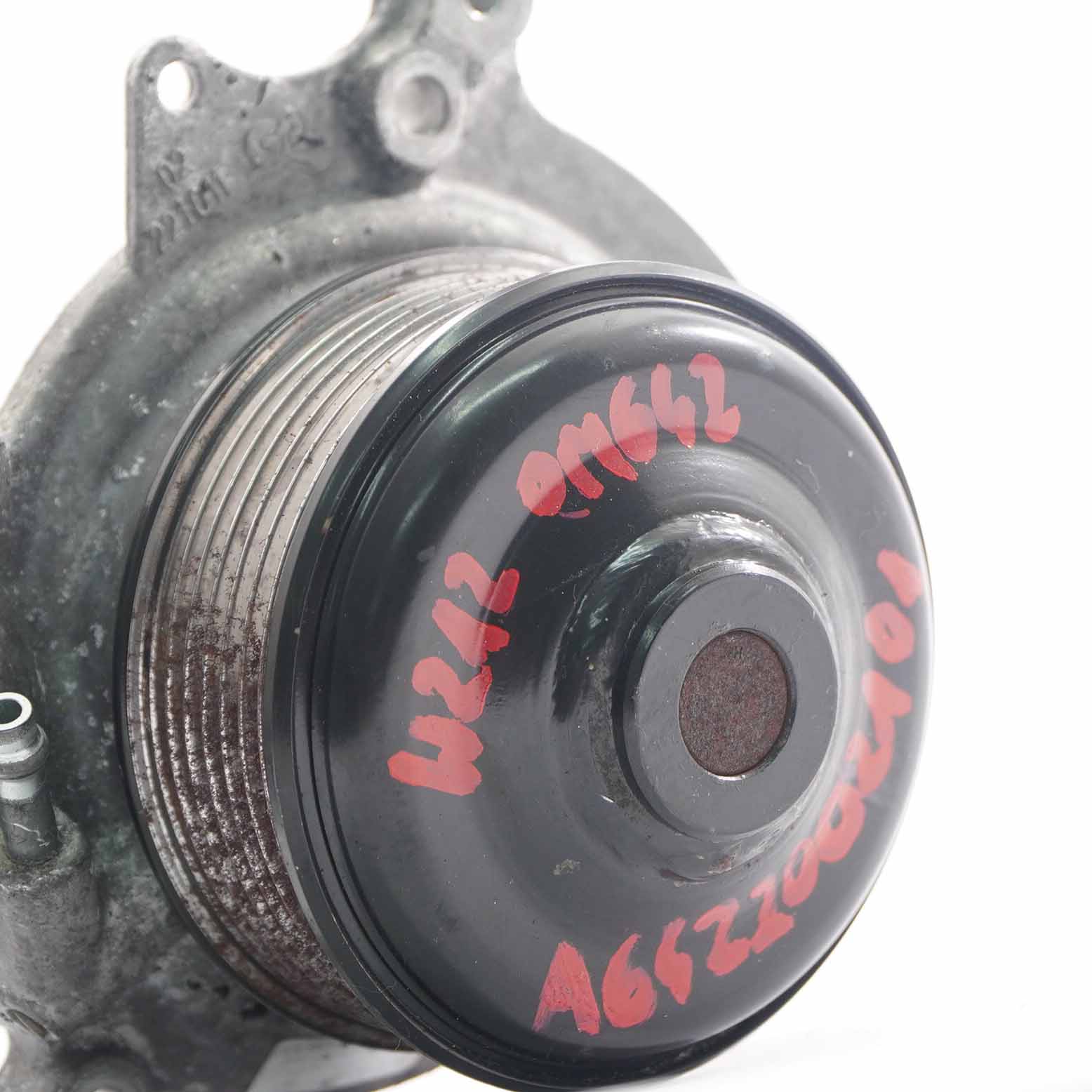 Mercedes W212 OM642 Diesel motor Wasser pumpe Kühlmittel Wasser A6422002101