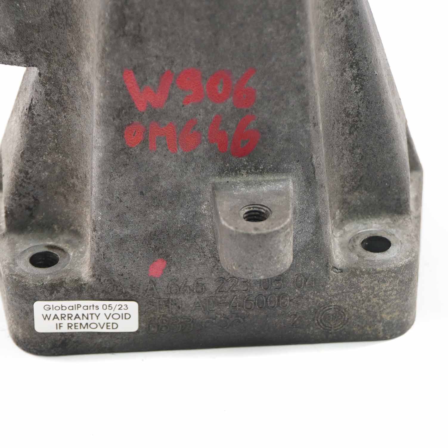 Mercedes W906 OM646 Diesel Motorlager Halterung Halter Rechts A6462230304