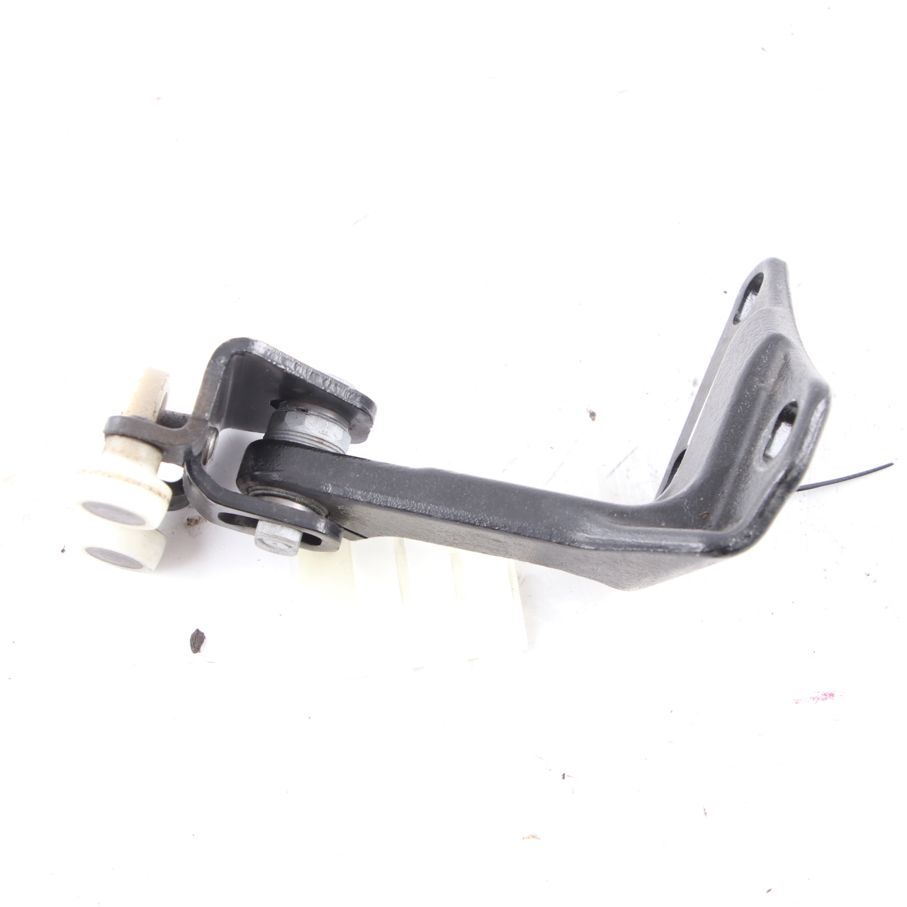 Mercedes Sprinter W910 Schiebetür links obere Rollenführung A9107605600