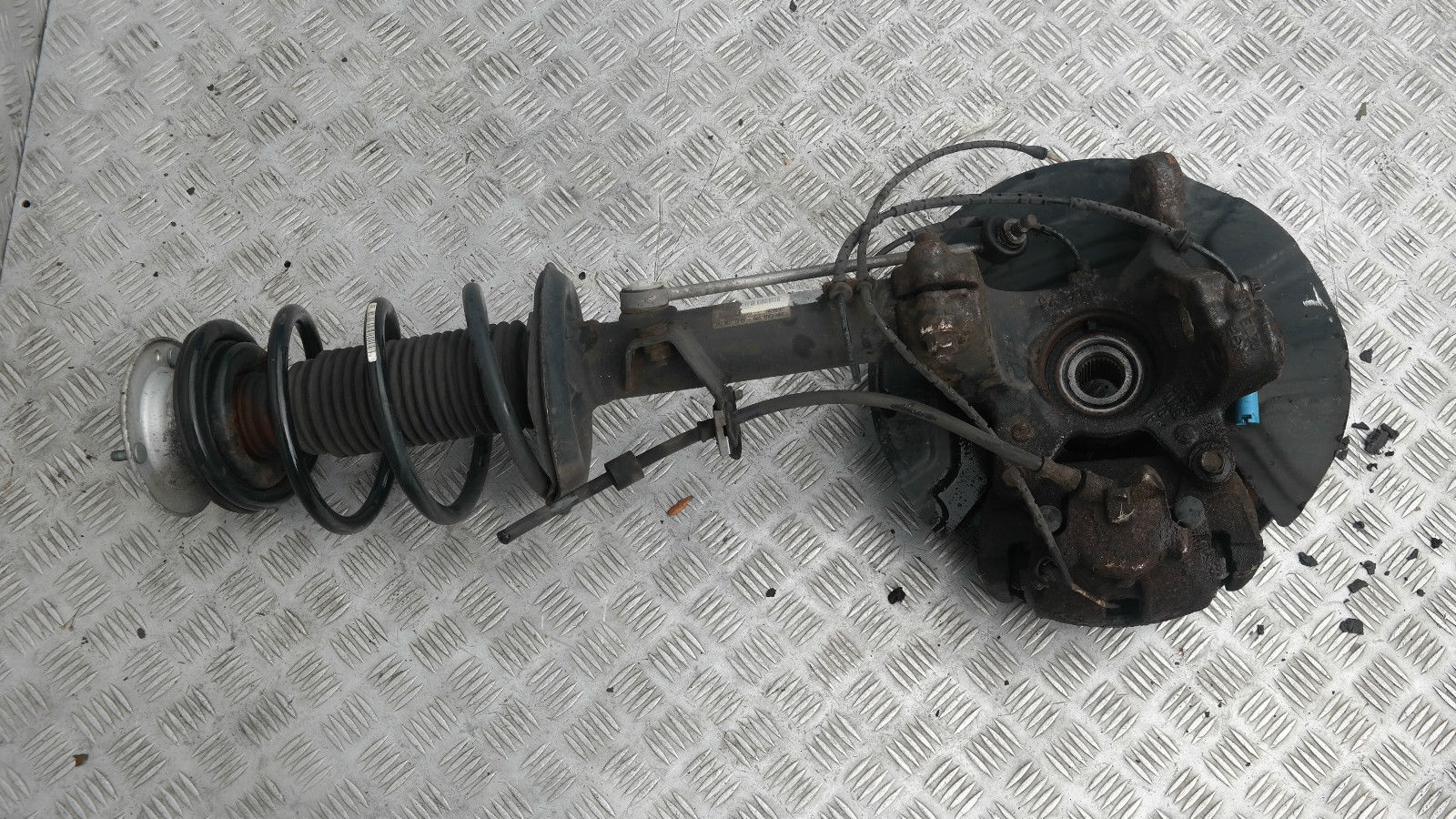 BMW X3 er E83 2.5i M54 Federbein Schwenklager Bremsscheibe Vorne Links