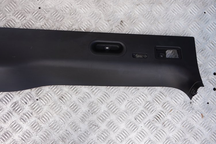 BMW X5 er E53 Verkleidung Heckklappe Mitte hinten SCHWARZ 8410386 8402194