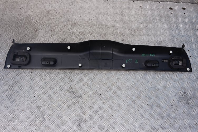 BMW X5 er E53 Verkleidung Heckklappe Mitte hinten SCHWARZ 8410386 8402194